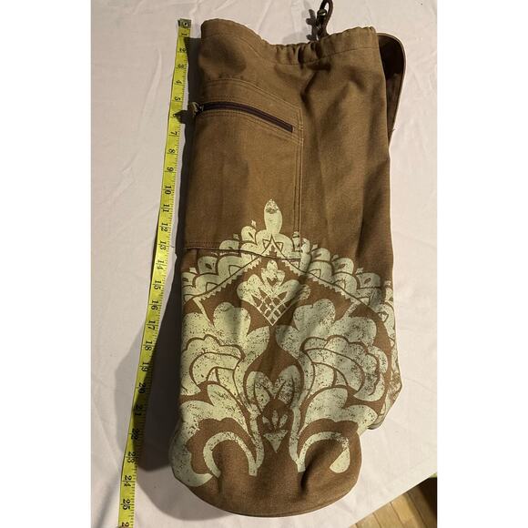GAIAM Mandalla Design Brown Canvas Drawstring Sling Barrel Yoga Mat Carry Bag - Picture 4 of 10